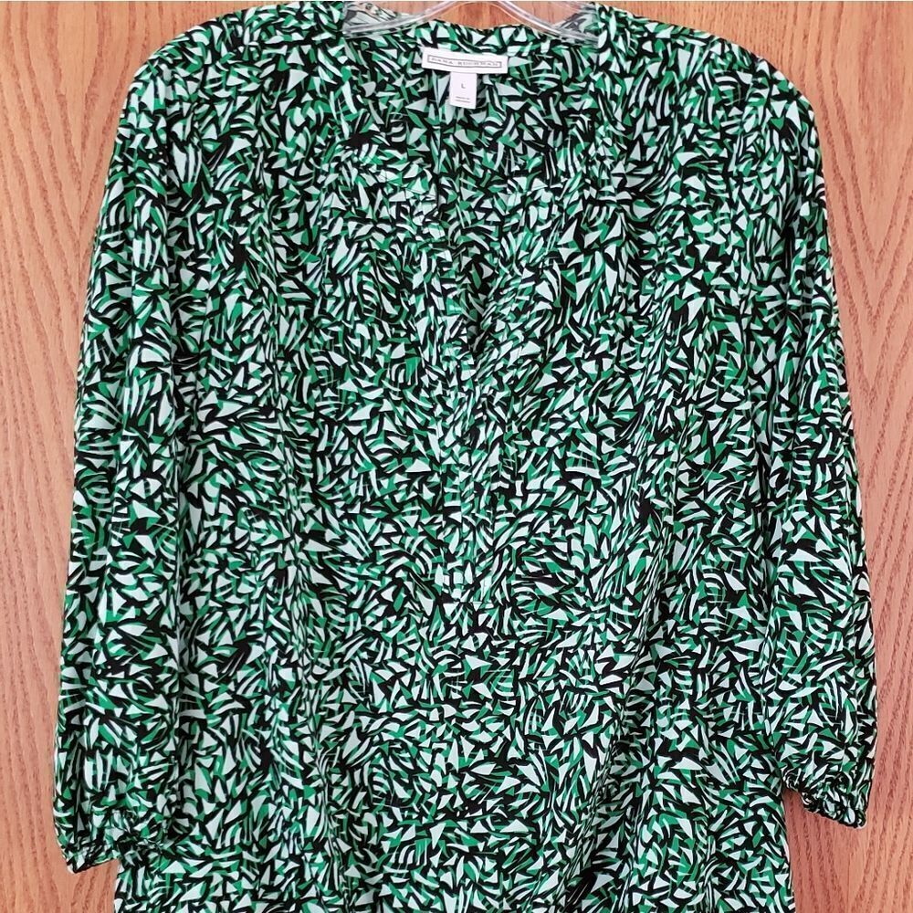 Dana Buchman Pretty Green Silky Floral Top Sz L